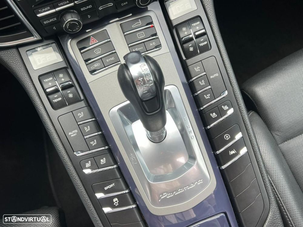 Porsche Panamera 4 PDK - 12