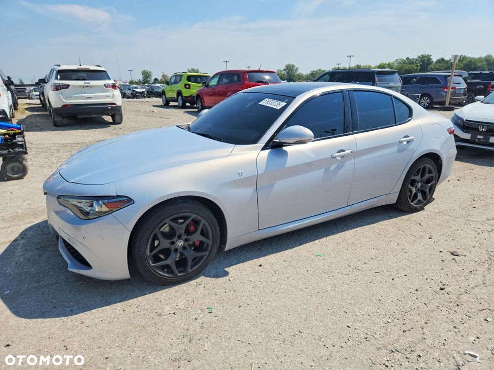 Alfa Romeo Giulia 2.0 Turbo 16V AT8-Q4 Veloce - 17