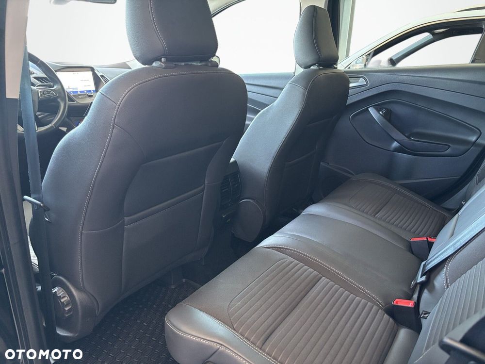 Ford Kuga - 12