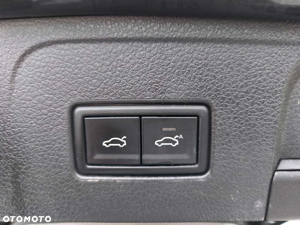 Volkswagen Passat Variant 2.0 TSI Elegance DSG - 12