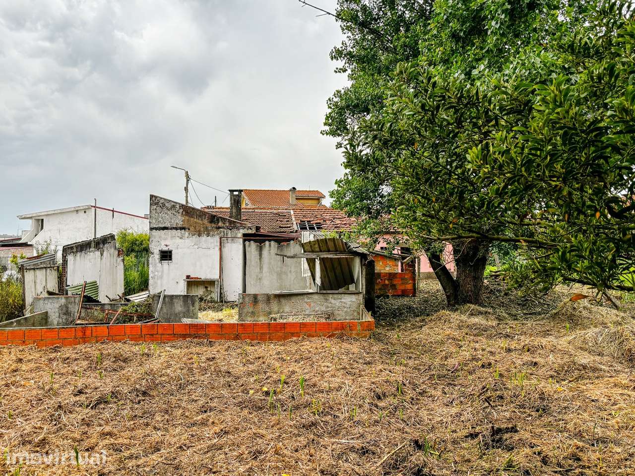 Moradia T2+2 Geminadas Devolutas para remodelar em Silvalde, Espinho - Grande imagem: 5/28