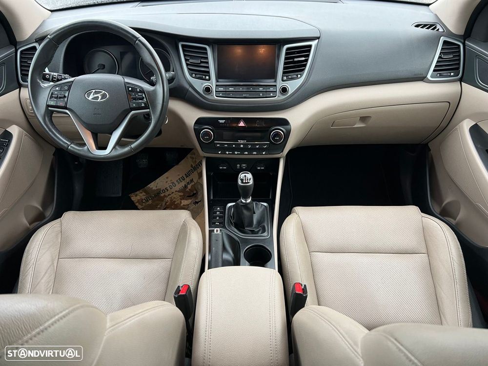 Hyundai Tucson 1.7 CRDi Creative - 24
