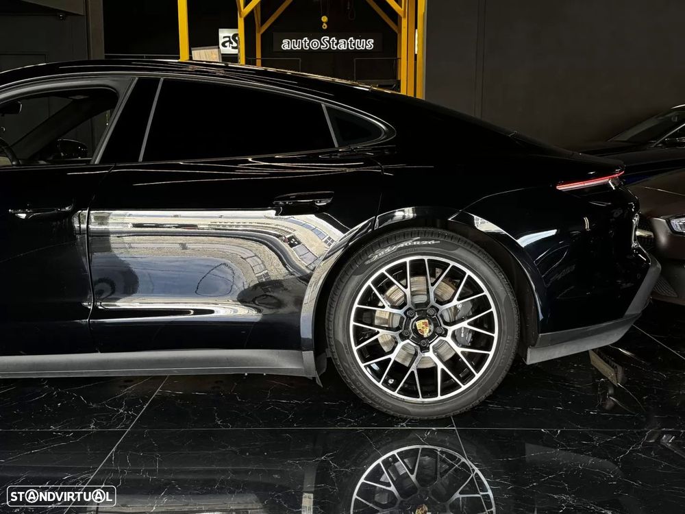 Porsche Taycan 4 - 10