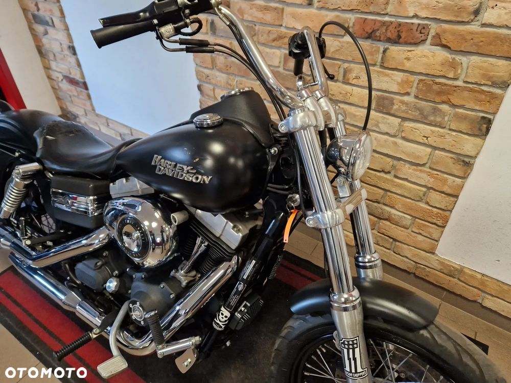 Harley-Davidson Dyna Street Bob - 31