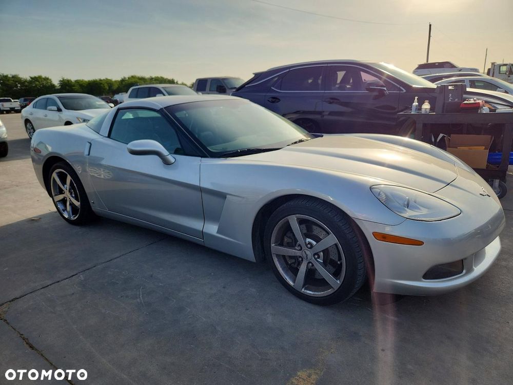 Chevrolet Corvette - 2