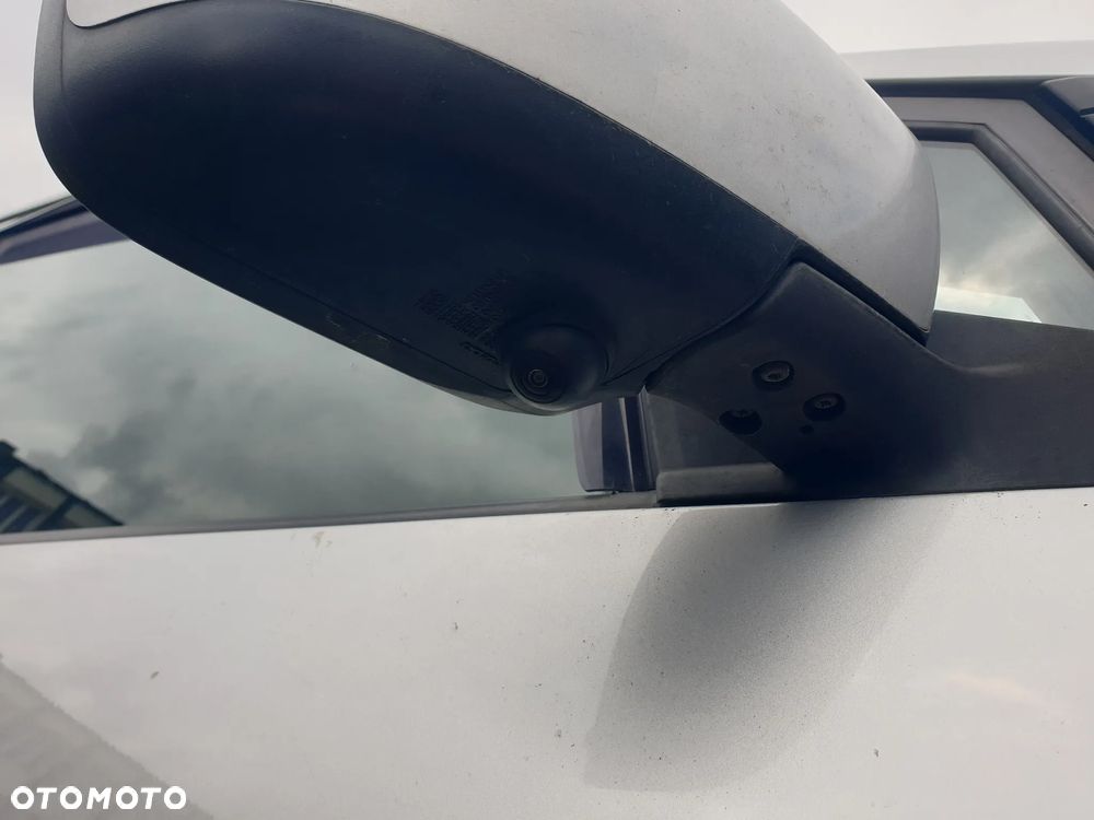 Mazda 5 - 16