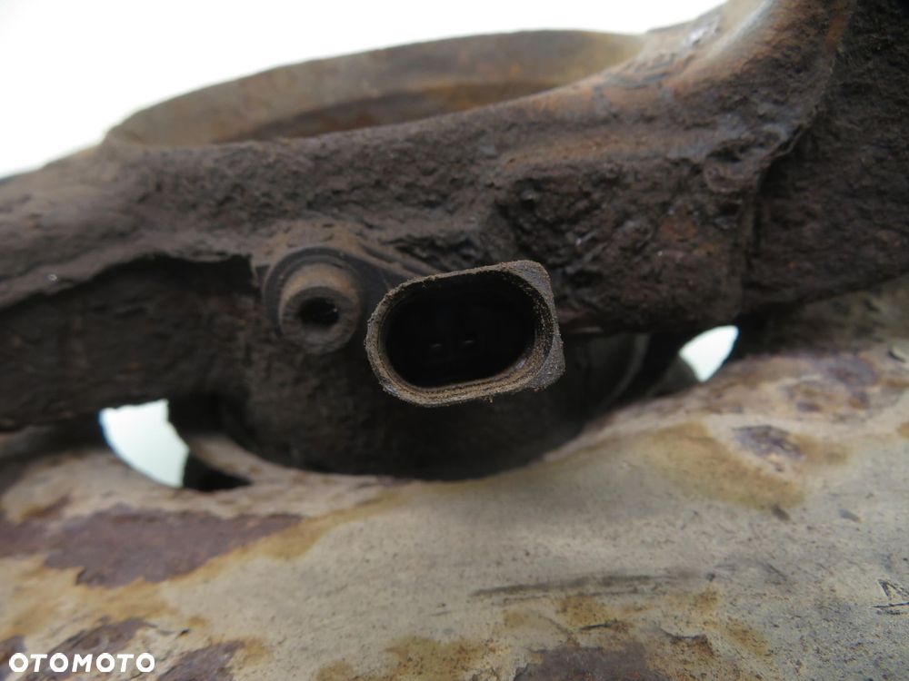 ZWROTNICA PIASTA PRZEDNIA PRAWA VW TRANSPORTER T5 1.9 TDI 7H0258G - 2