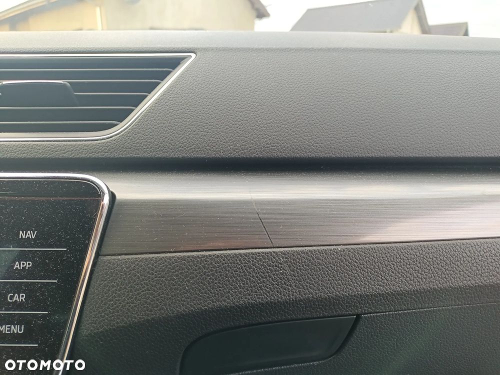 Skoda Superb 2.0 TSI Active DSG - 6