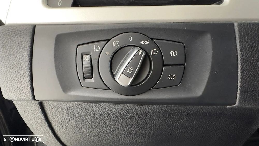 BMW 318 d Navigation - 28