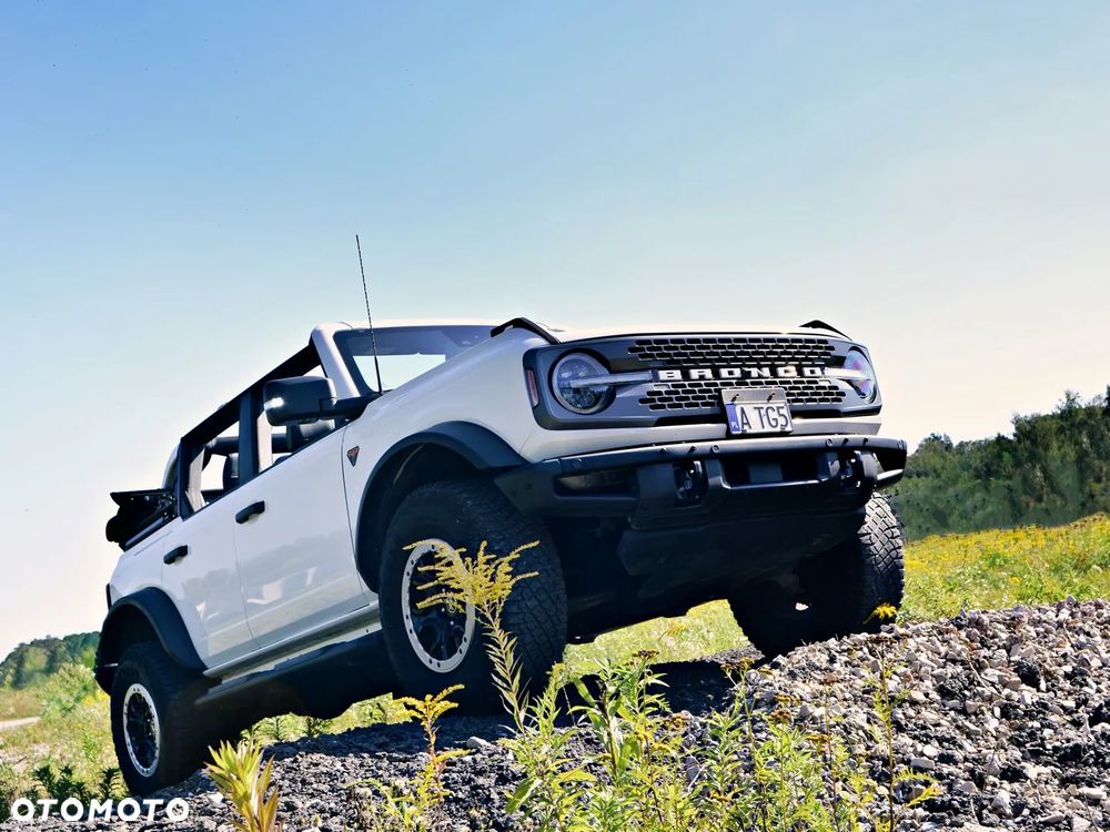 Ford Bronco - 9