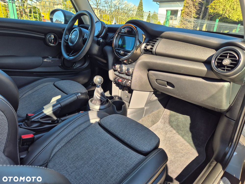 MINI ONE 60 Years - 19