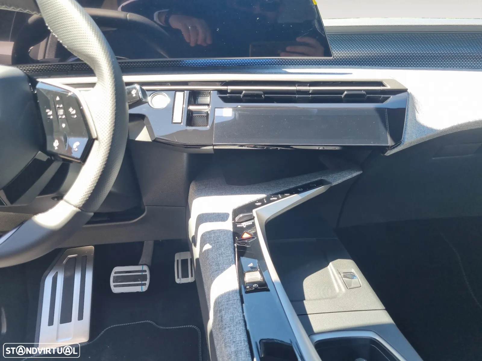 Peugeot E-3008 73 kWh GT - 11