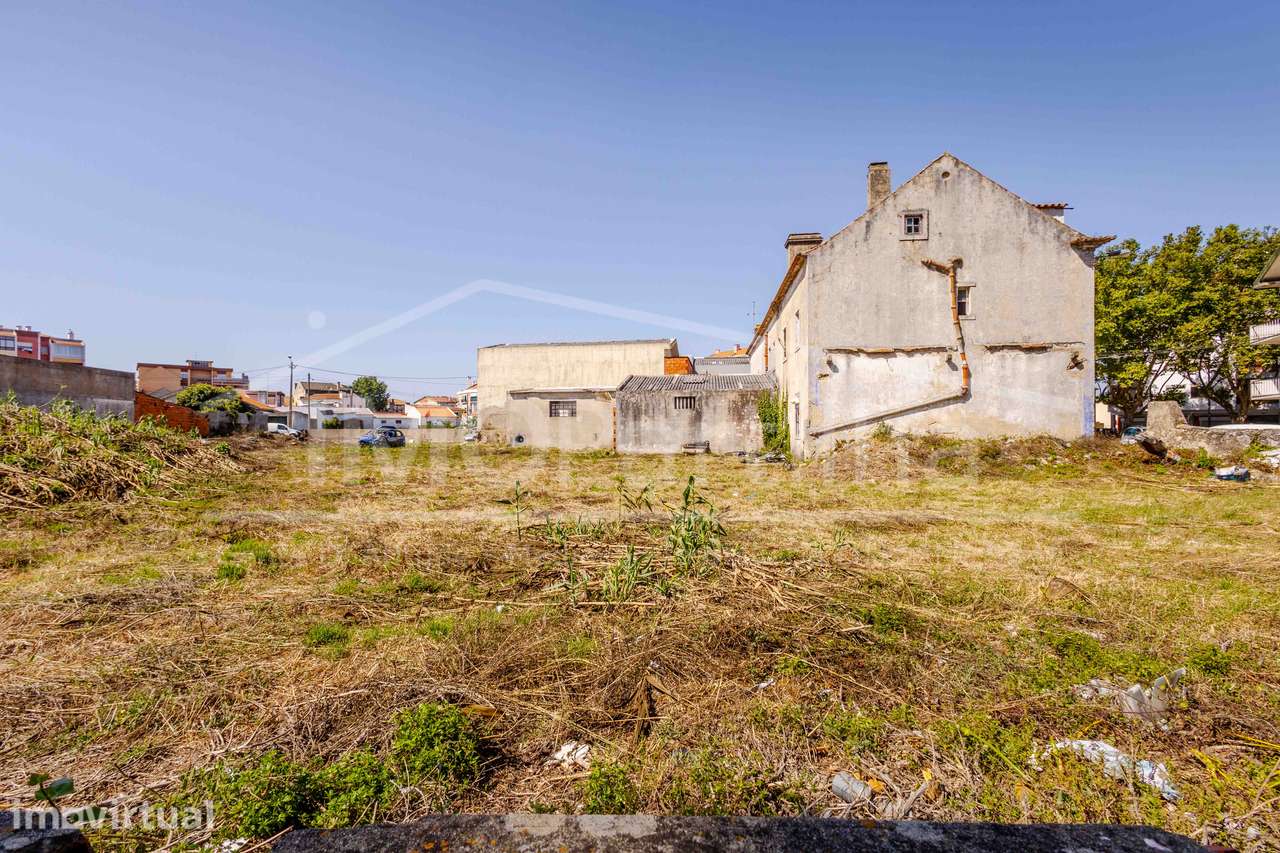 Terreno c/ prédio devoluto p/ construção em M.Martins - Sintra - Grande imagem: 4/9