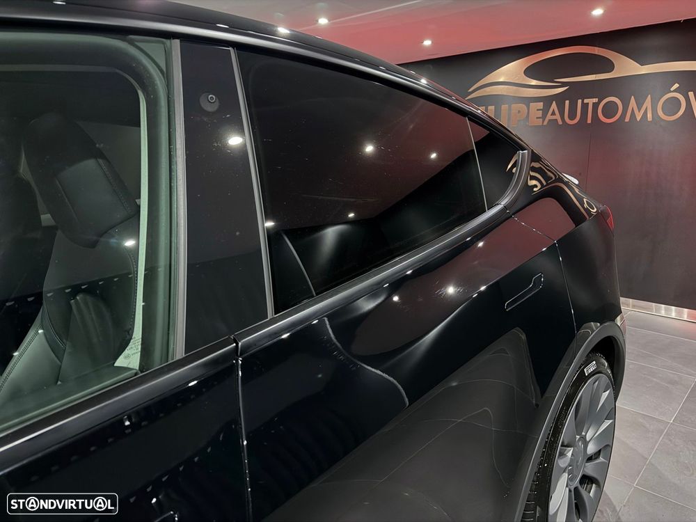 Tesla Model Y Performance Dual Motor AWD - 10