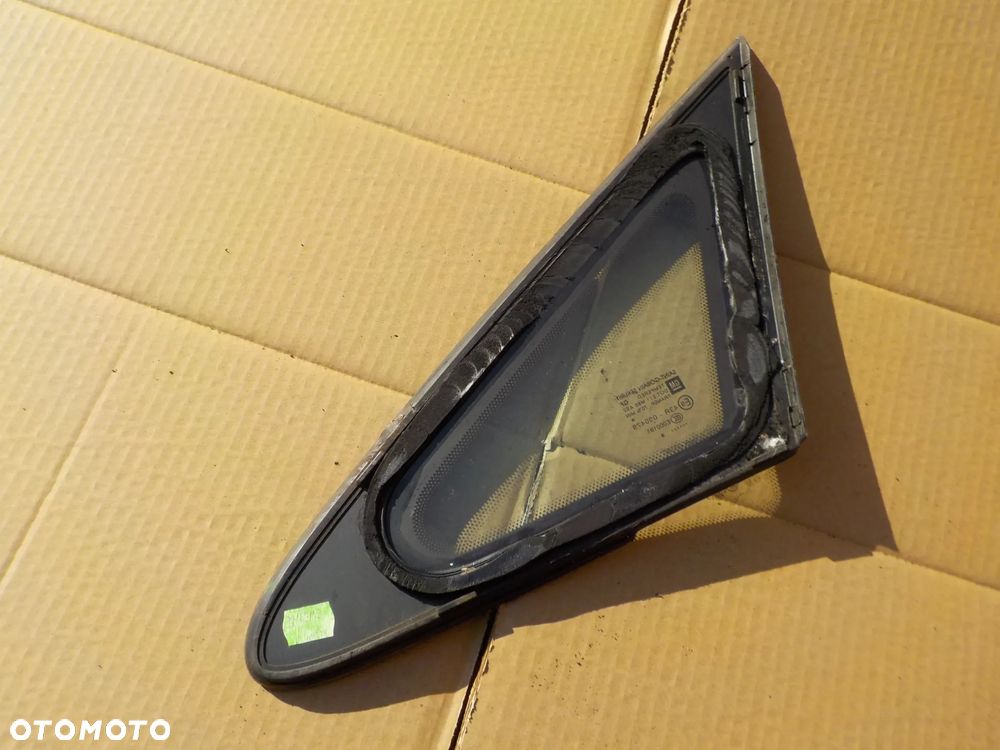 szyba prawy przód opel corsa d 5D 2008r - 2