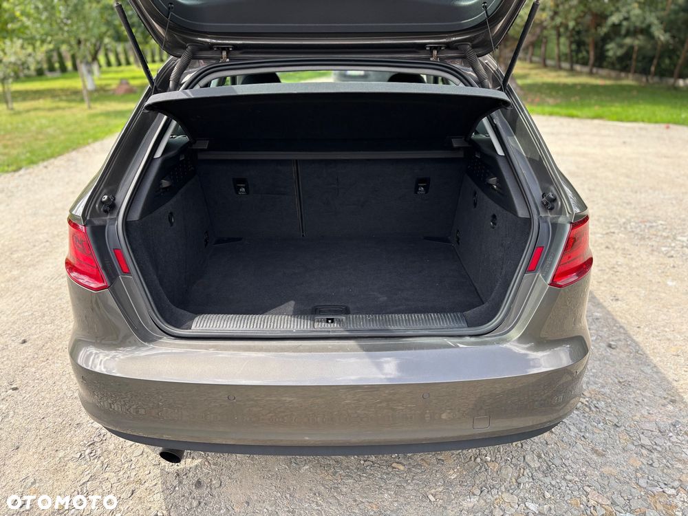 Audi A3 Sportback 1.6 TDI DPF Ambition - 9