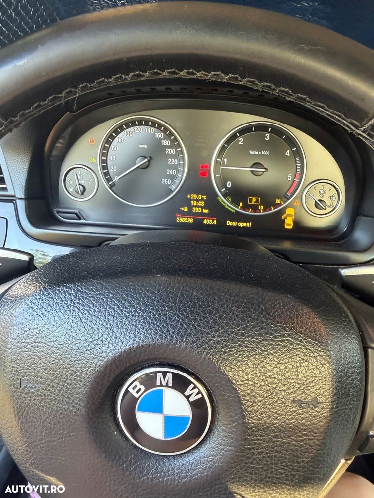 BMW Seria 5 520d Aut. - 10