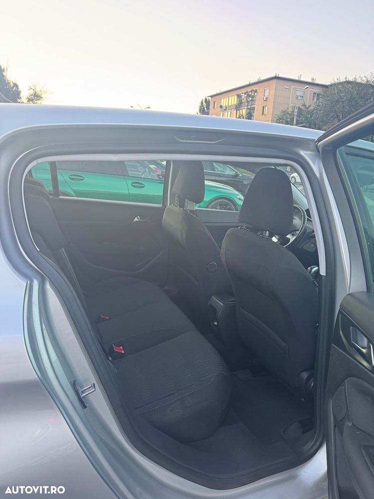 Peugeot 308 1.2 L PureTech Turbo Active - 7
