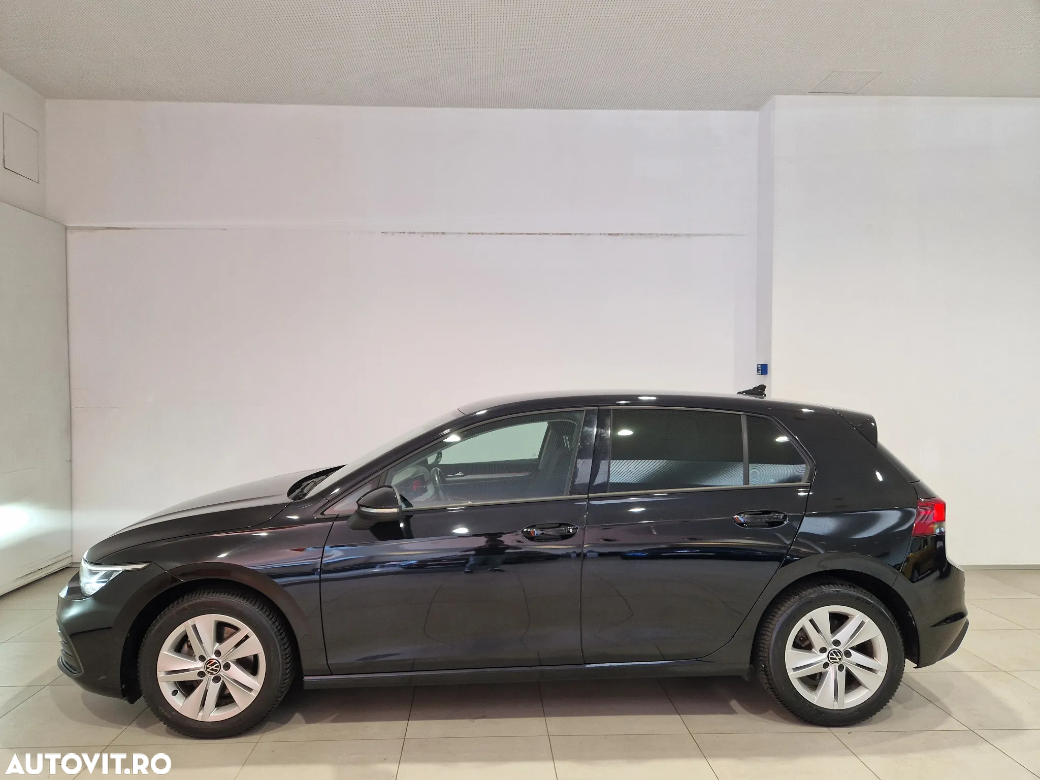 Volkswagen Golf 1.0 eTSI DSG MHEV Life - 2
