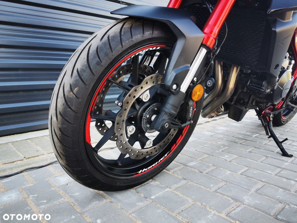 Honda Hornet - 12