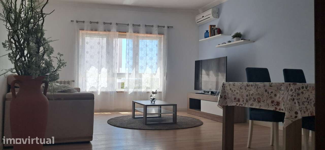 T3 Remodelado com Vista sobre o Tejo | Moita Centro - Grande imagem: 2/32