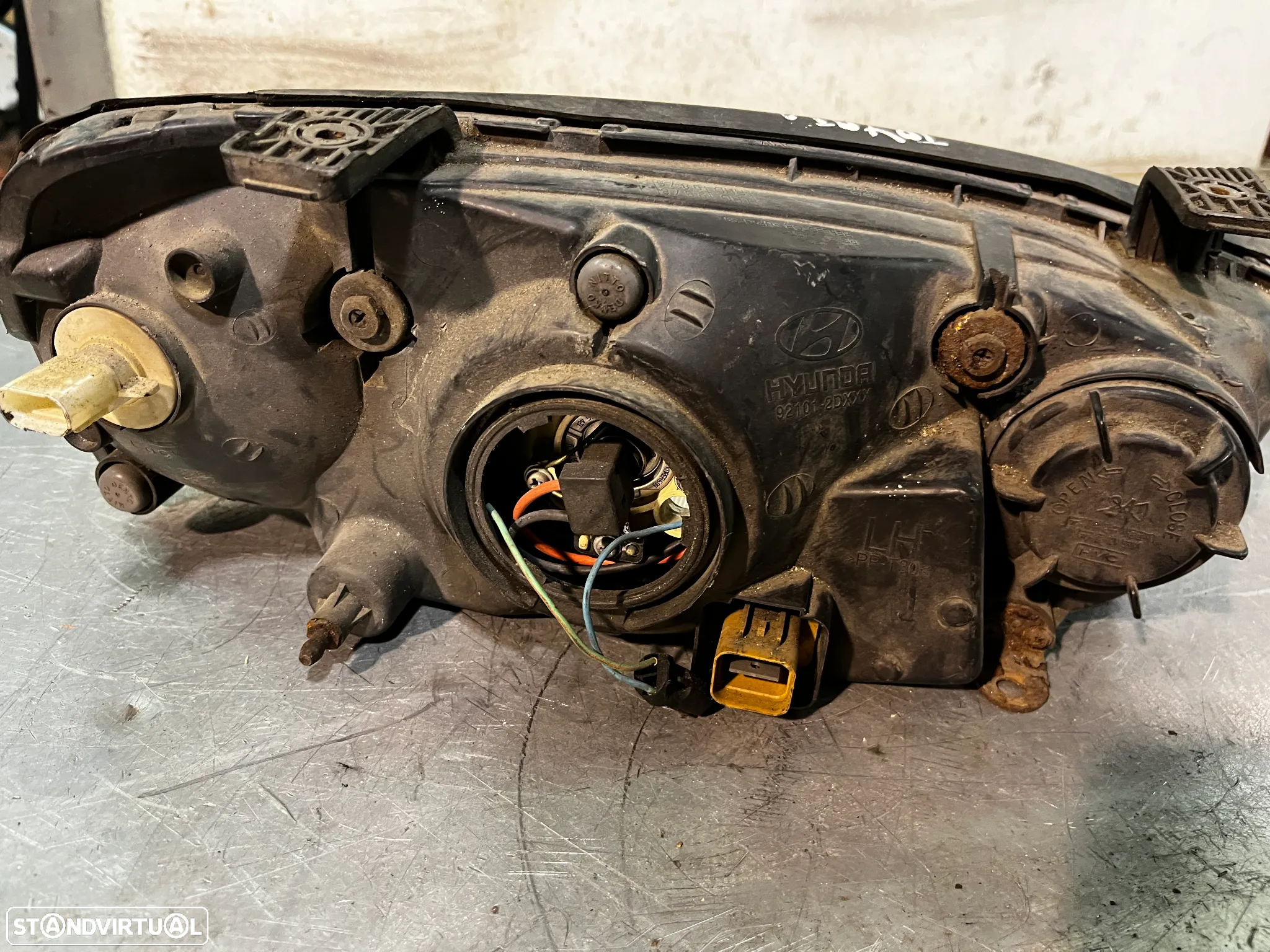 ÓTICA / FAROL HYUNDAI ELANTRA III 00-06 - ESQUERDO - 2