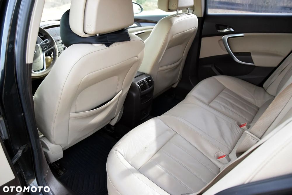 Opel Insignia 2.0 T Cosmo 4x4 - 9