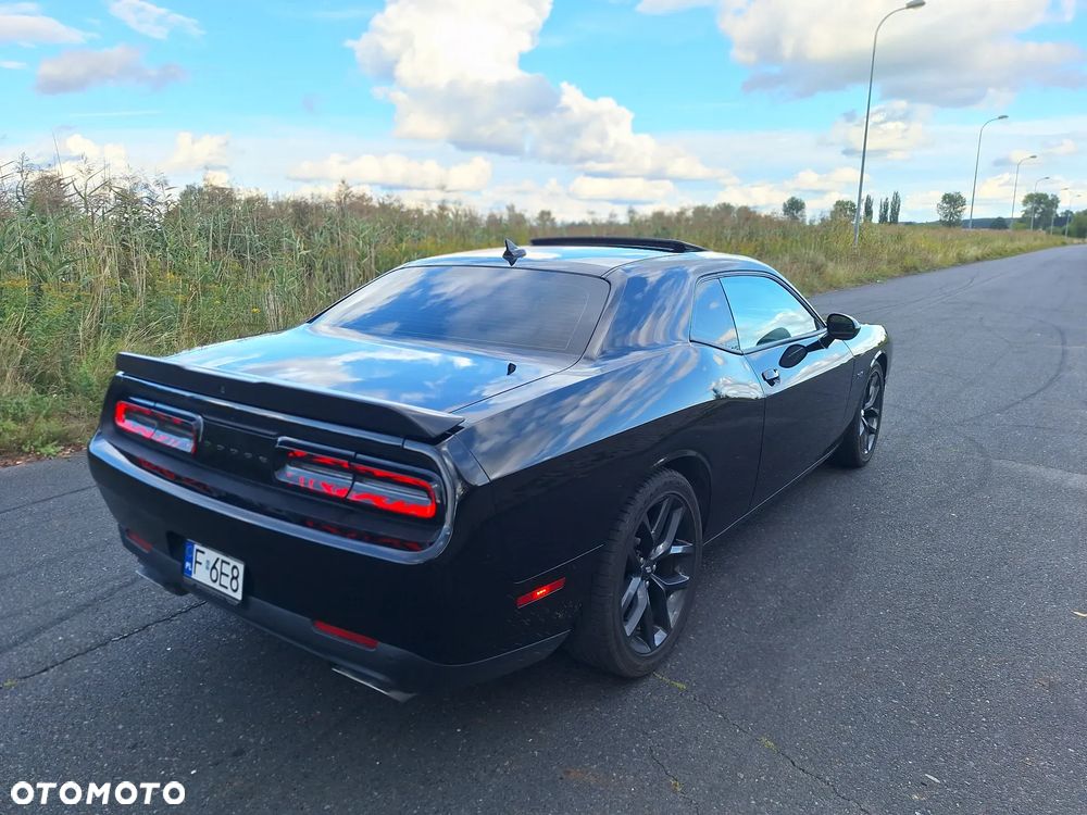Dodge Challenger 5.7 R/T - 12