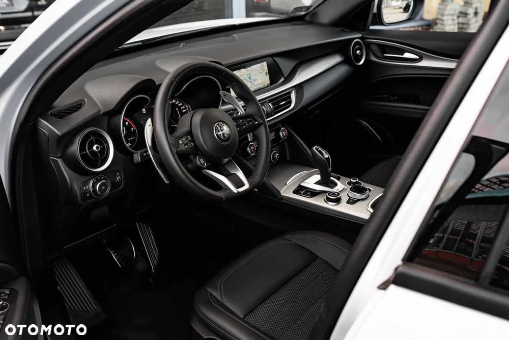 Alfa Romeo Stelvio 2.0 Turbo Sprint Q4 - 17