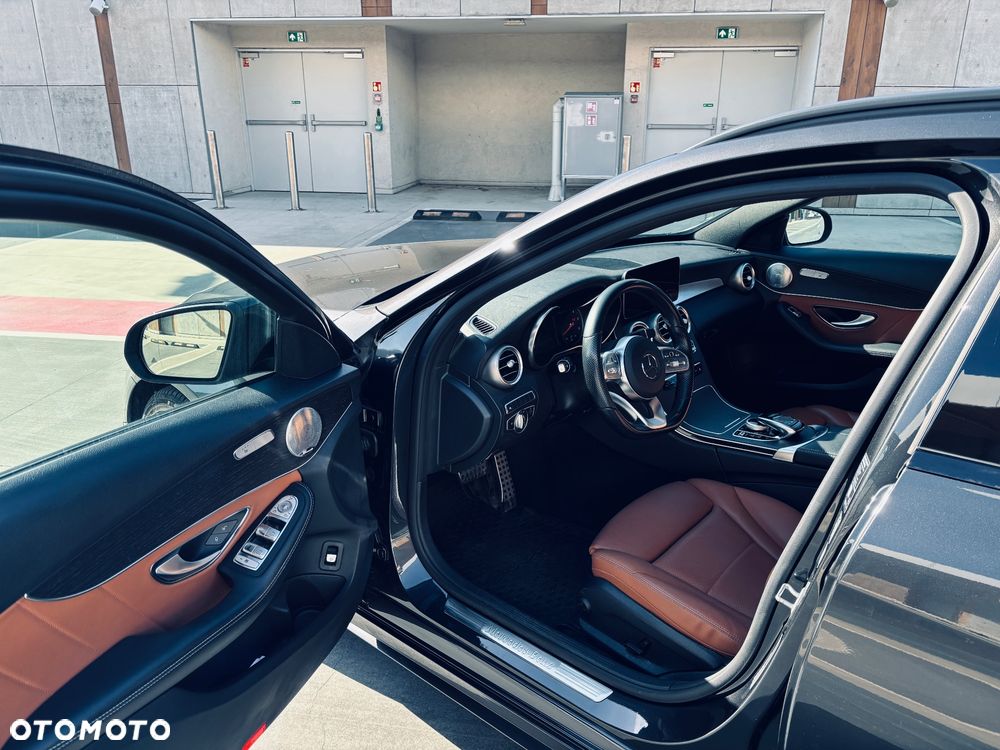 Mercedes-Benz Klasa C 300 d 4MATIC 9G-TRONIC - 10