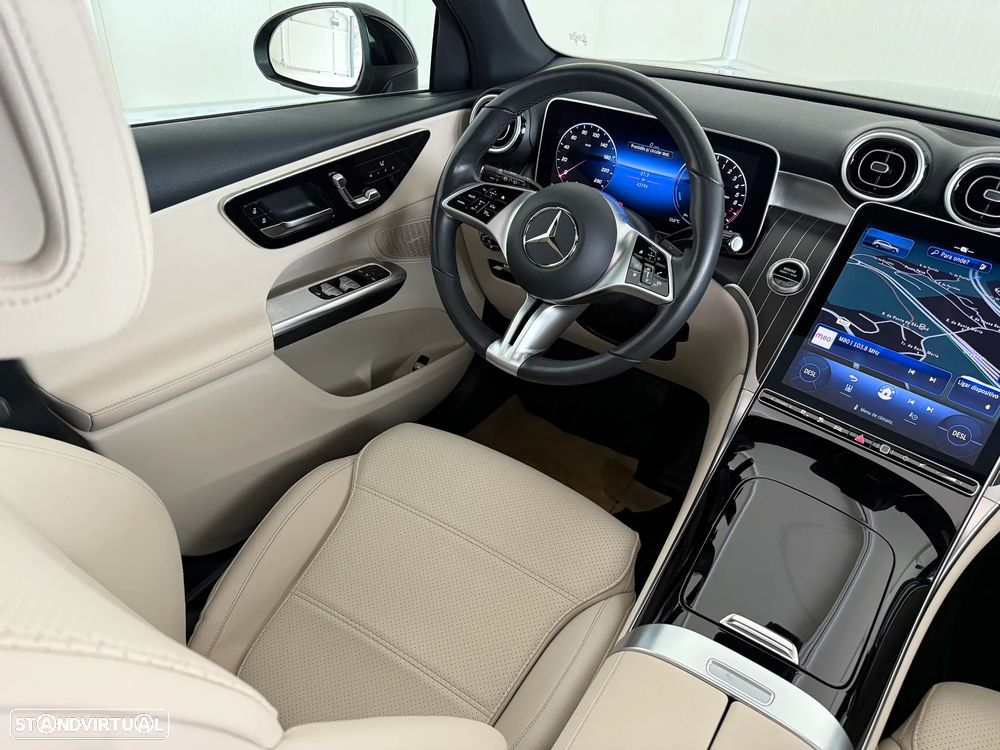Mercedes-Benz GLC 300 e 4Matic 9G-TRONIC Avantgarde Advanced - 38