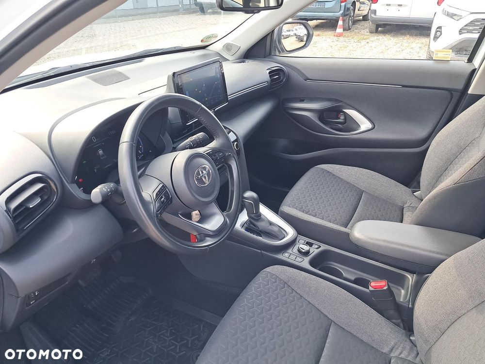 Toyota Yaris Cross Hybrid 1.5 Comfort 4x4 - 10