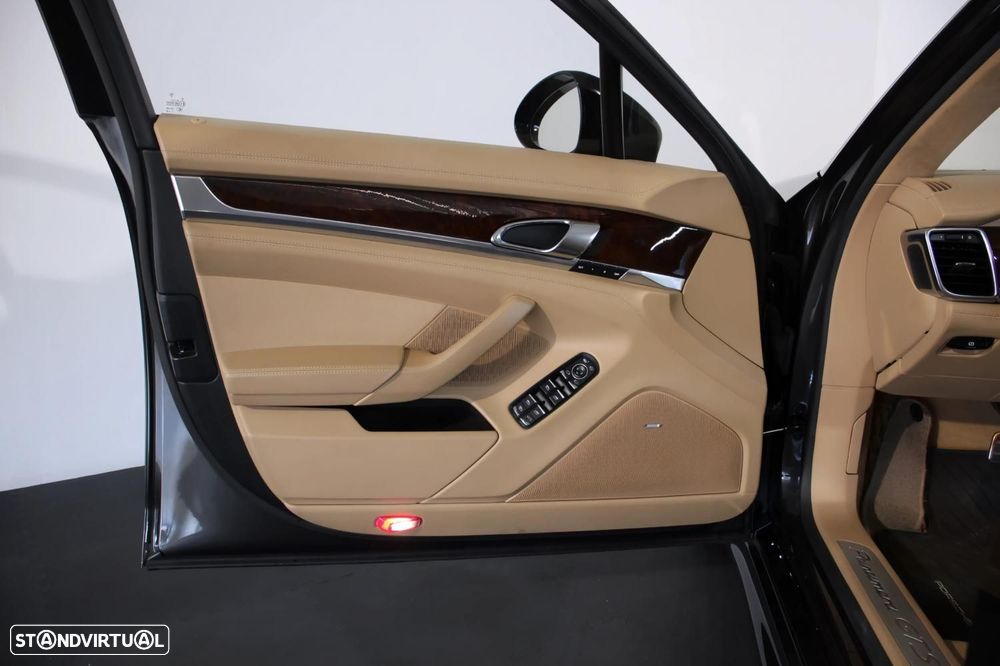 Porsche Panamera 4 GTS PDK - 5