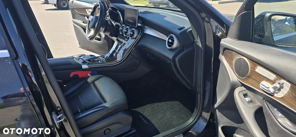 Mercedes-Benz GLC 300 4Matic 9G-TRONIC AMG Line - 10