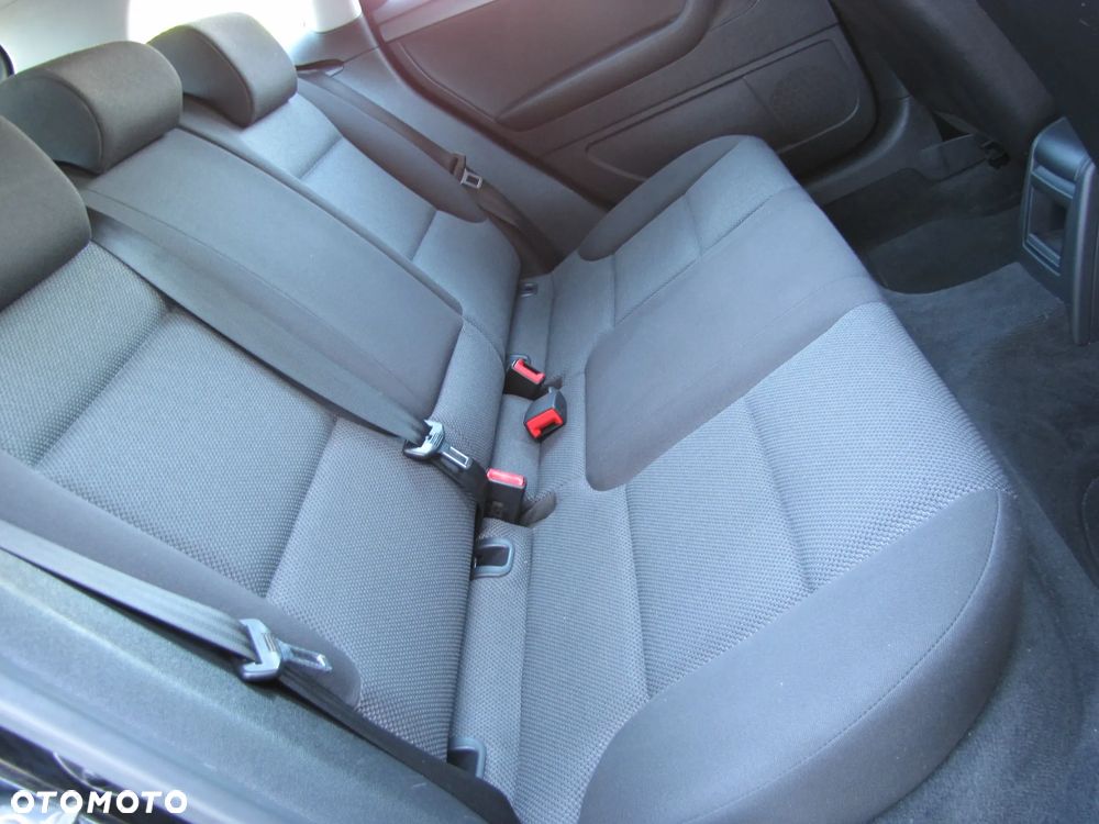 Audi A3 Sportback 1.6 Ambiente - 17