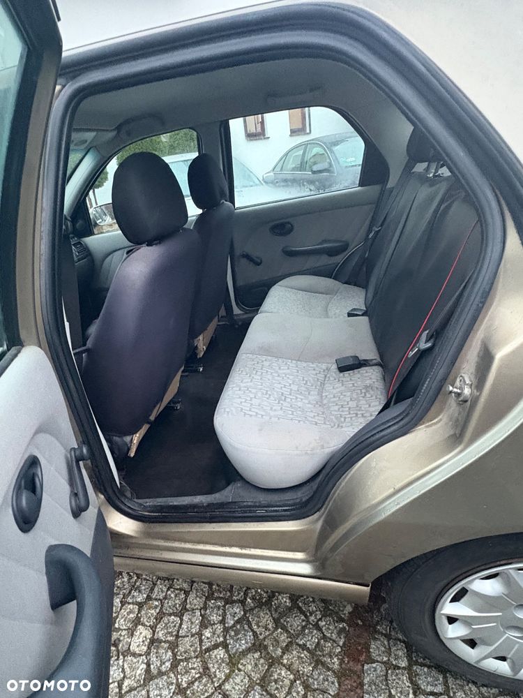 Fiat Albea 1.4 Fresh - 15