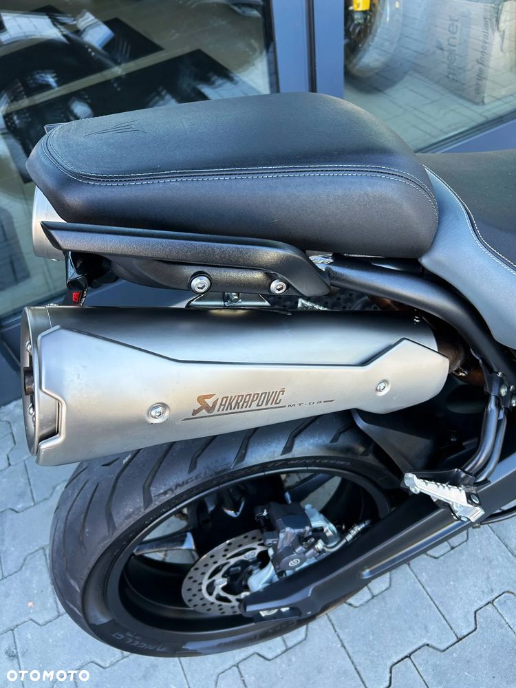 Yamaha MT - 22