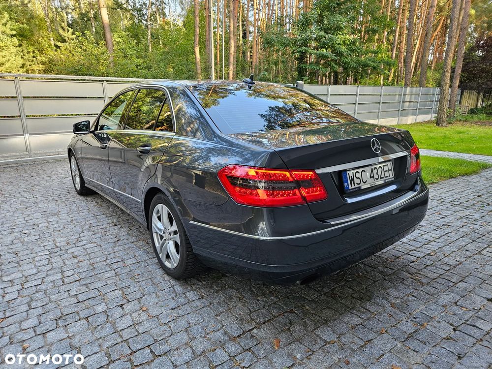 Mercedes-Benz Klasa E 200 CGI BlueEff Avantgarde - 3