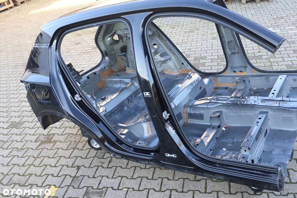 VOLVO XC40 ĆWIARTKA BŁOTNIK PRAWA TYŁ '019 - 3