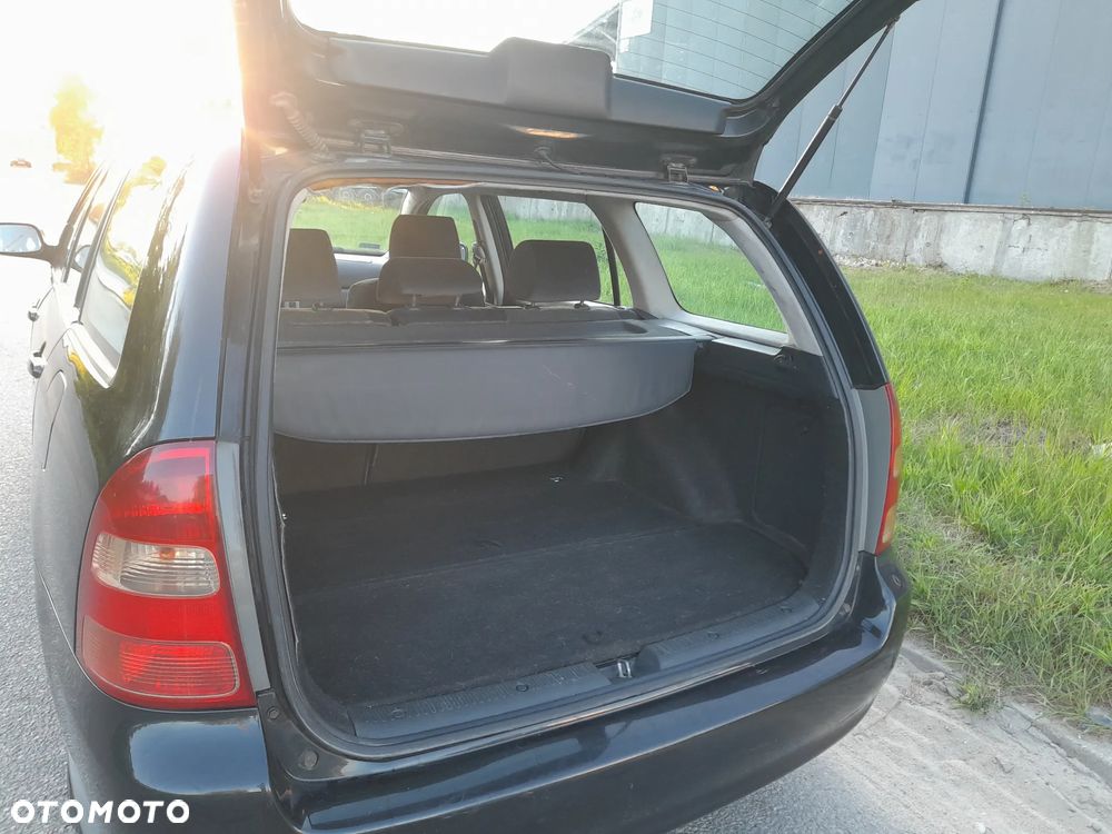 Toyota Corolla 1.6 VVT-i Sol - 6