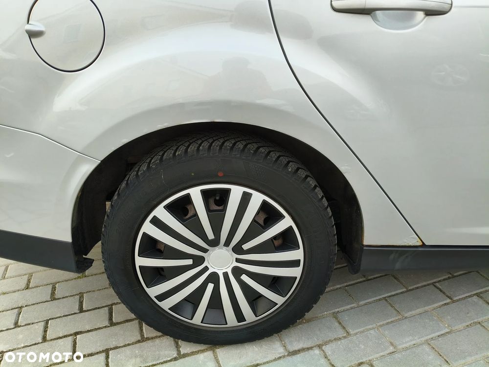 Ford Focus 1.6 Ambiente - 11