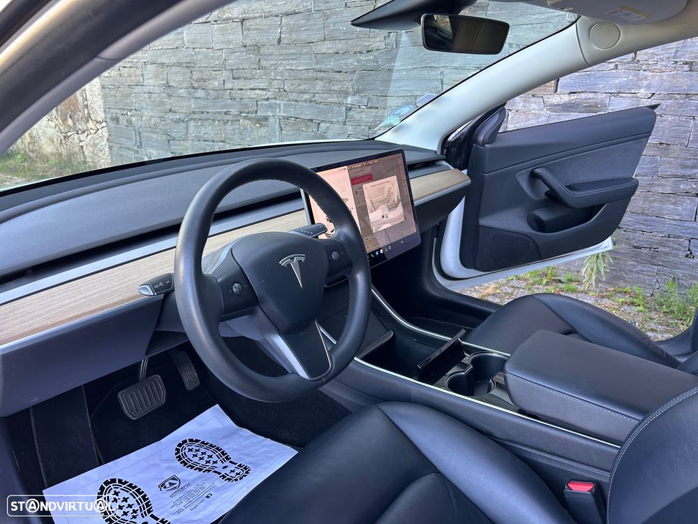Tesla Model 3 - 12