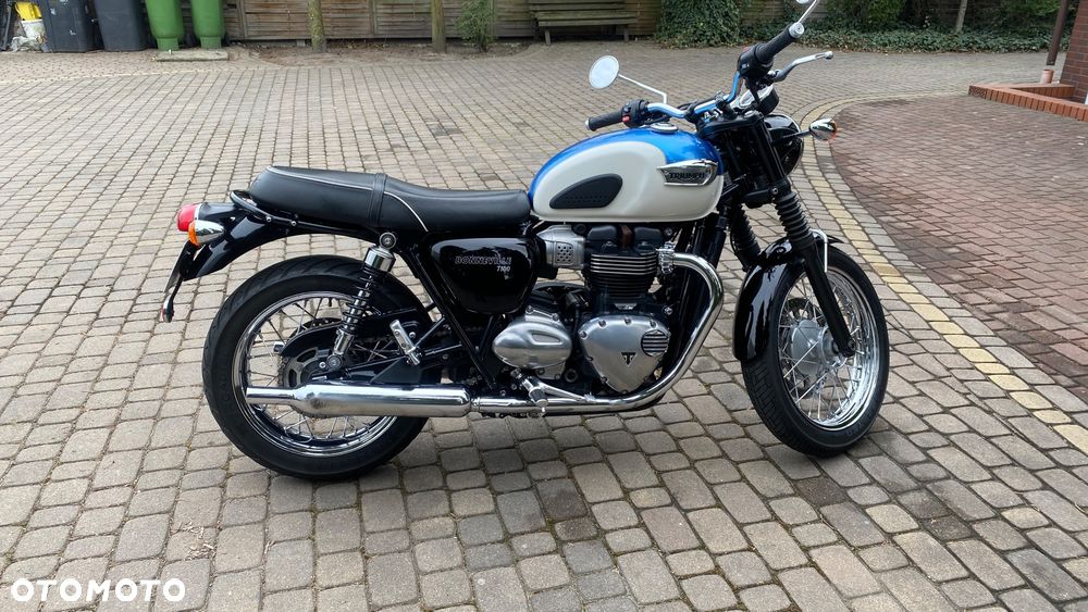 Triumph Bonneville - 19