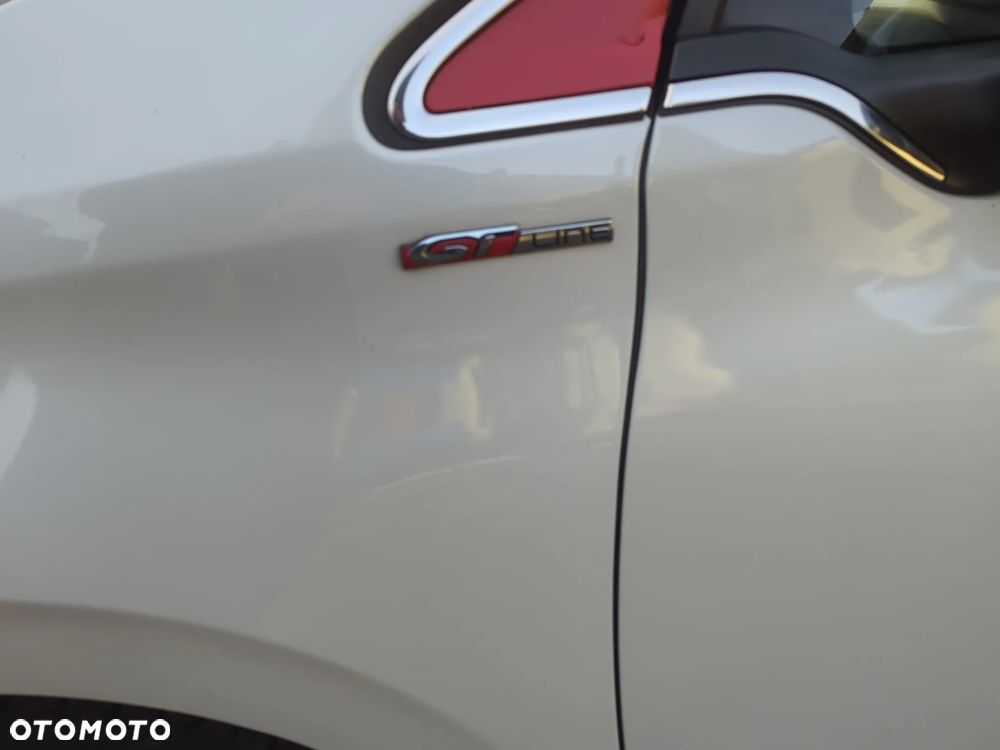 Peugeot 208 - 24