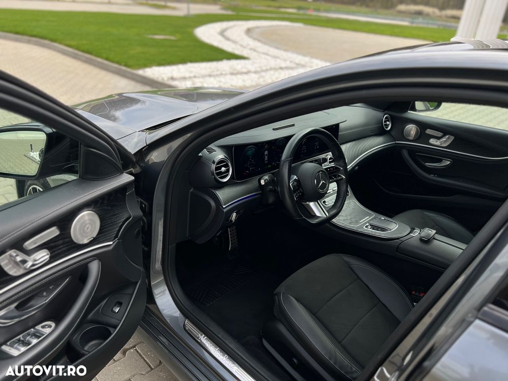 Mercedes-Benz E 300 4MATIC Aut. - 34