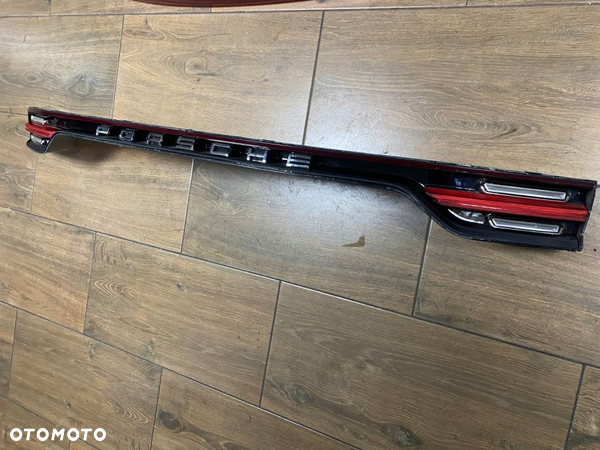 PORSCHE CAYENNE 9Y0945081P LAMPA TYŁ BLENDA ORG