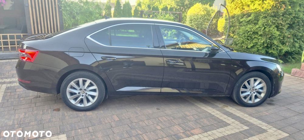 Skoda Superb 2.0 TDI SCR Style DSG - 13