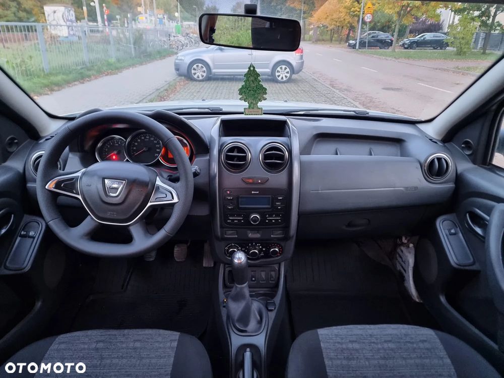 Dacia Duster 1.6 SCe Laureate S&S - 14