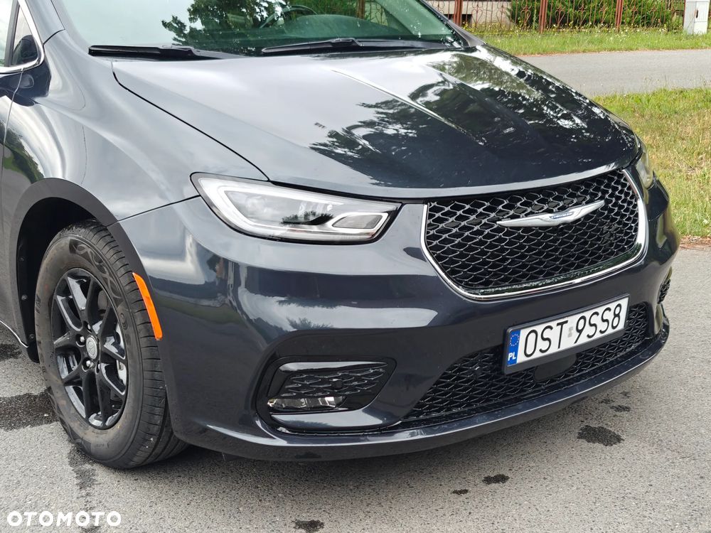 Chrysler Pacifica - 17
