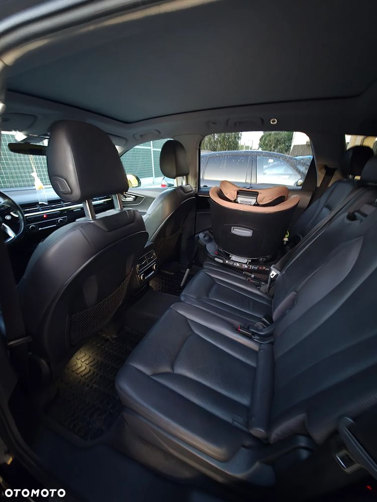 Audi Q7 - 10